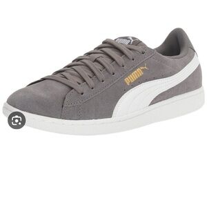 Puma Vikky gray suede low top tennis shoe
